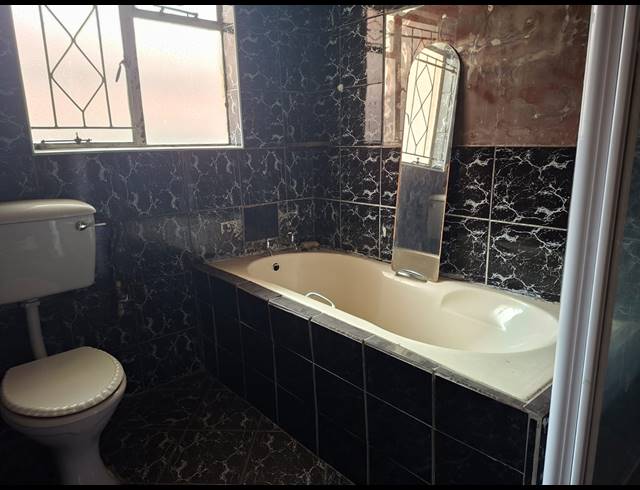 1 BEDROOM FLAT FOR SALE IN VEREENIGING CENTRAL